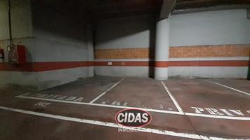 Garaje en venta en Oviedo, Oviedo photo 0