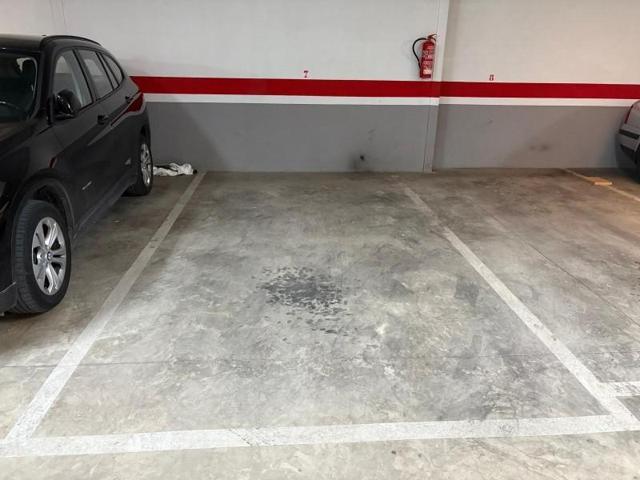 Garaje en venta en Almansa, Castilla la mancha photo 0