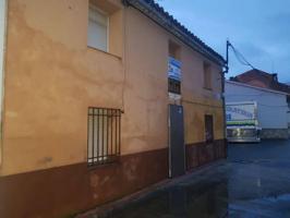 Casa con terreno en venta en Majadas photo 0