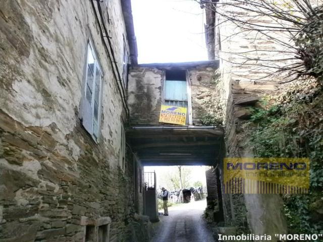 Casa con terreno en venta en Samos photo 0