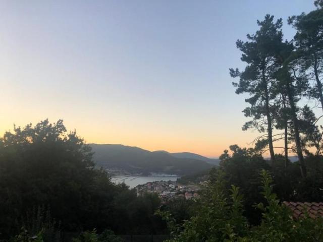 Casa con terreno en venta en Redondela photo 0