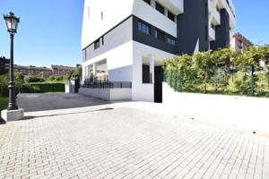 Garaje en venta en Oviedo, Oviedo photo 0