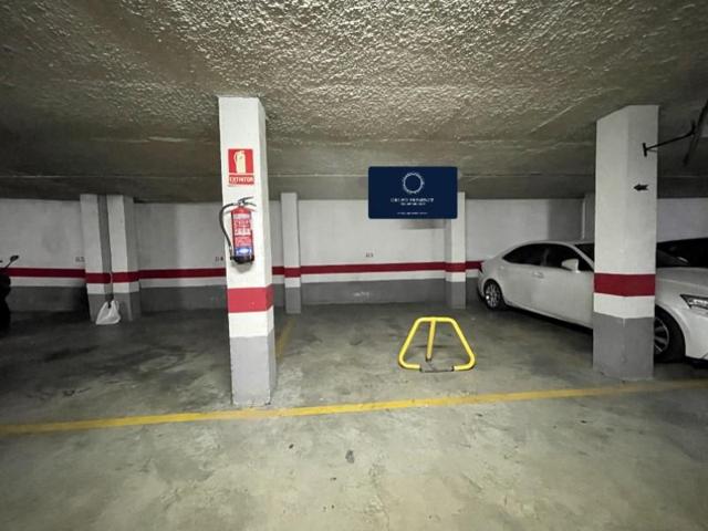 Garaje en venta en Paterna photo 0