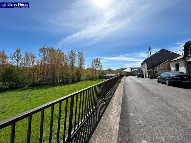 Casas de pueblo en venta en Congosto, Congosto photo 0