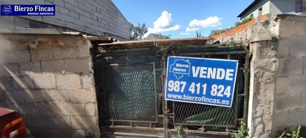 Terreno en venta en Ponferrada, Columbrianos photo 0