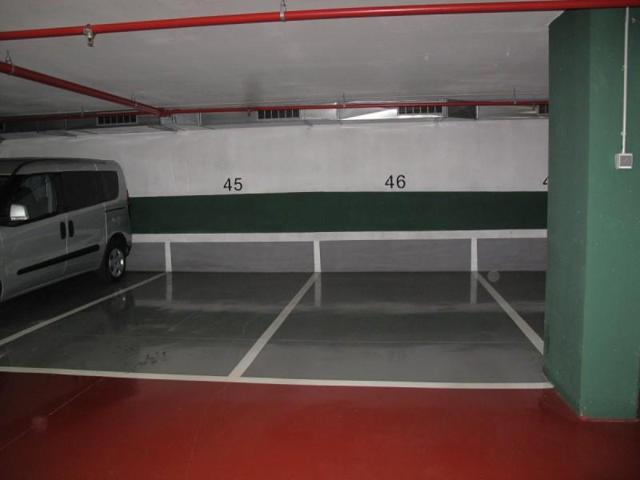 Parking en venta en Barcelona, Les Corts photo 0
