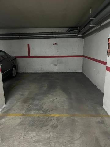 Garaje en venta en León, Universidad photo 0