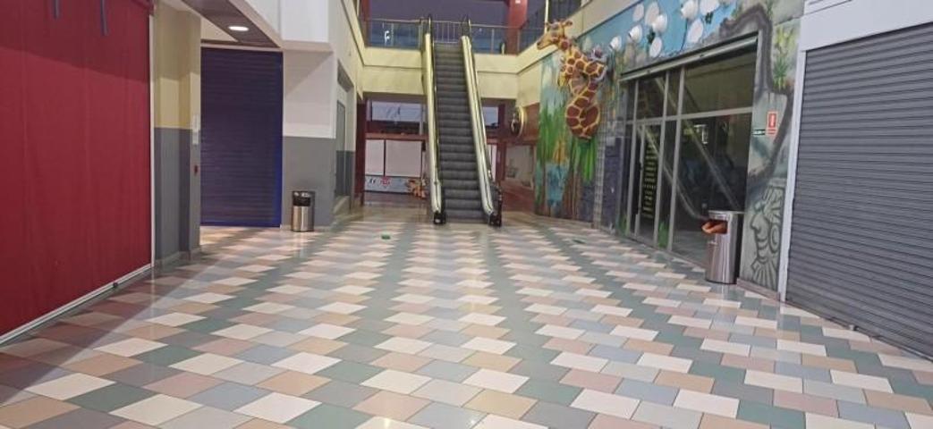 Local comercial en venta en Don Benito, Extremadura photo 0