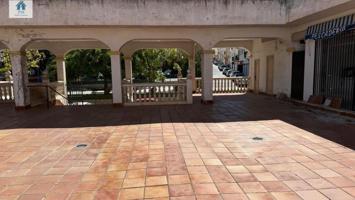 Local comercial en venta en Zubia, Centro photo 0
