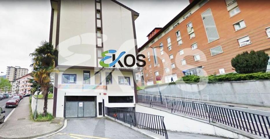 Garaje en venta en Arrasate-Mondragón, Larrea photo 0