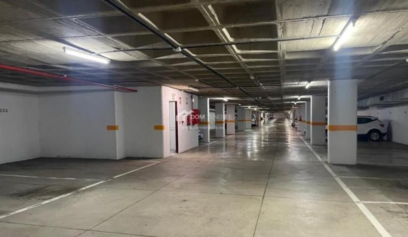 Garaje en venta en Arona photo 0