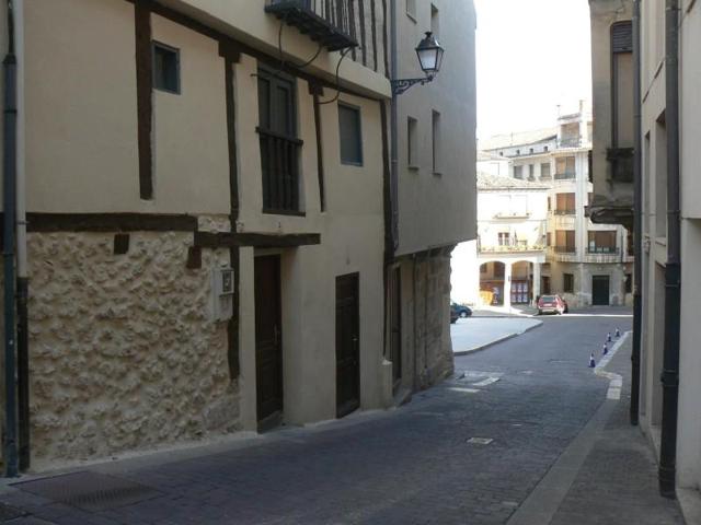 Casa en venta en Cuéllar, Centro photo 0