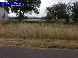 Terreno en venta en Ponferrada, Dehesas photo 0
