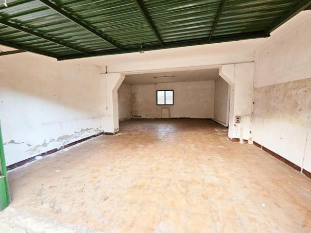 Garaje en venta en Olot, Sant Miquel photo 0