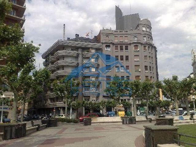 Parking en venta en León, INMACULADA, 24002 photo 0