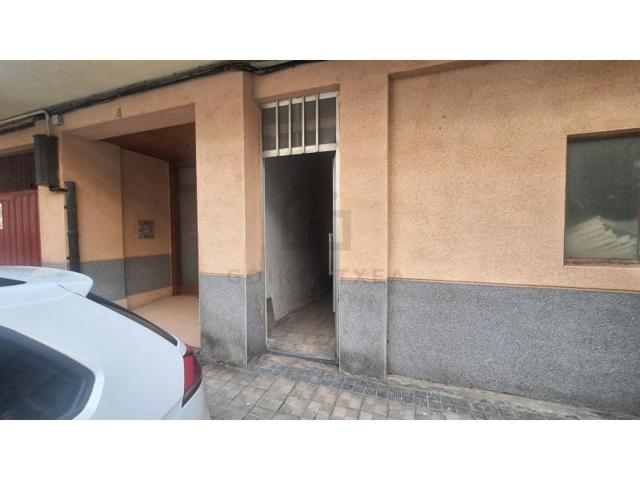 Local comercial en venta en Irun photo 0