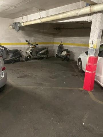 Parking en venta en Barcelona, La Salut photo 0