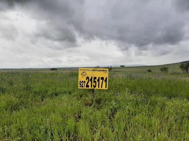 Terreno en venta en Sierra de Fuentes, CARRETERA DE MIAJADAS photo 0