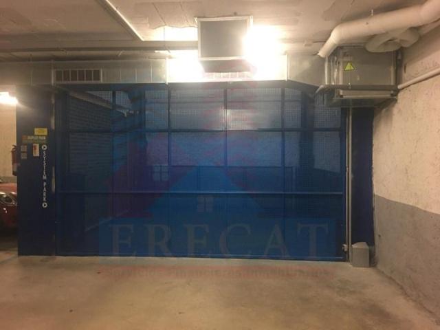 Parking en venta en Barcelona, El Poblenou photo 0