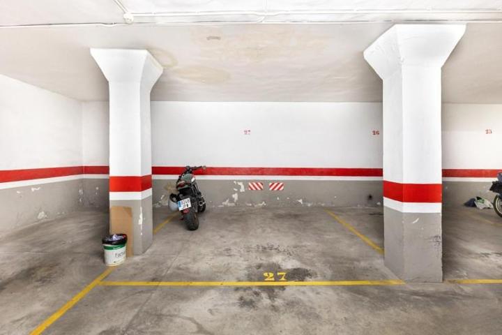 Garaje en venta en Granada, Gran capitan photo 0