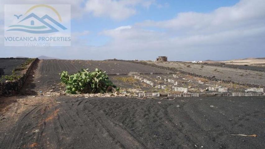 Terreno en venta en Tinajo, Tinajo photo 0