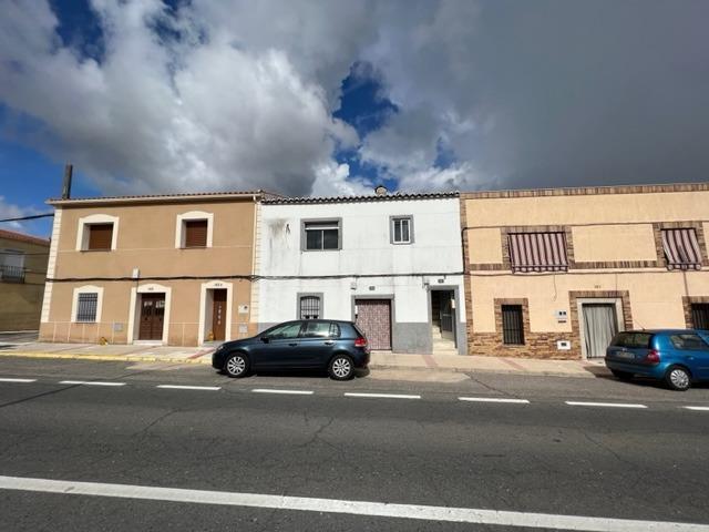 Piso en venta en Arroyo de la Luz, Hermita soledad photo 0