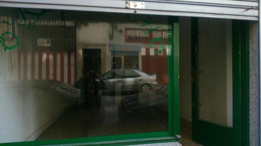 Local comercial en venta en A Coruña, Peruleiro-R. Outeiro-S. Pedro de Visma photo 0