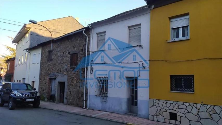 Casa con terreno en venta en Toreno, Avenida Ponferrada, 24450 photo 0