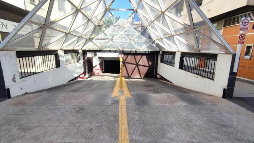 Garaje en venta en Gandia, Paseo Germanías photo 0