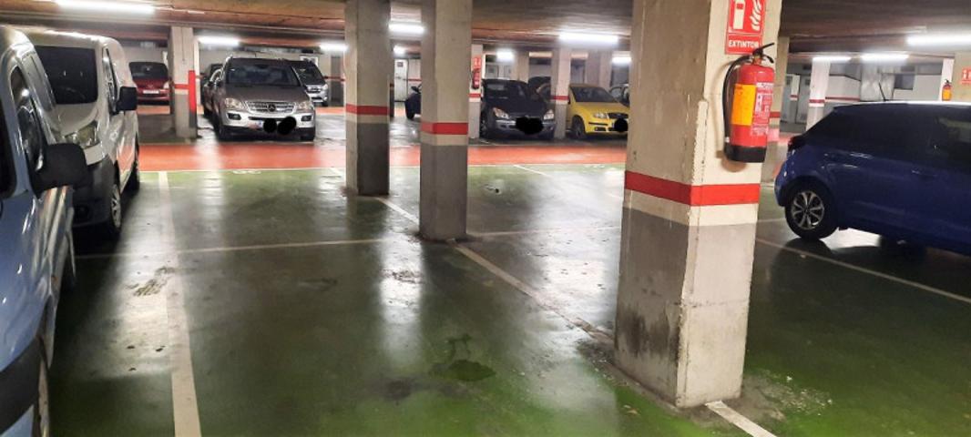 Garaje en venta en Cambrils, Puerto photo 0