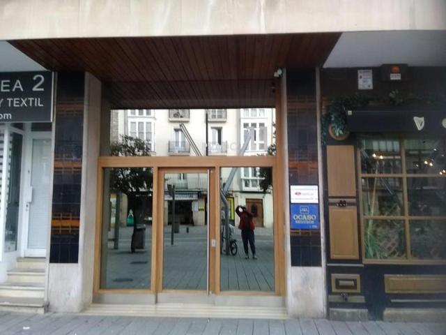 Local comercial en venta en Vitoria-Gasteiz, Calle Prado, 01005 photo 0