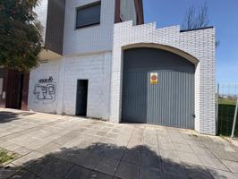 Local comercial en venta en Ponferrada, La rosaleda photo 0