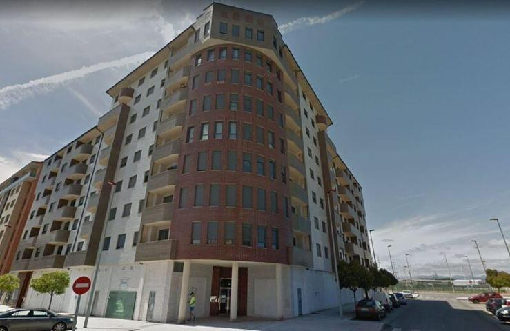 Local comercial en venta en Ponferrada, La rosaleda photo 0