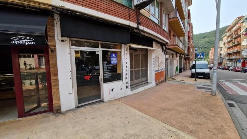 Local comercial en venta en Ponferrada, Centro photo 0
