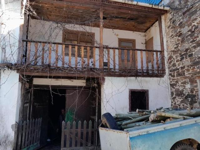 Casa con terreno en venta en Ponferrada, San esteban de valdueza photo 0