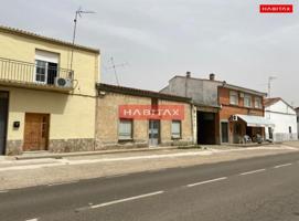 Casa en venta en Fuentesaúco, Fuentesauco photo 0