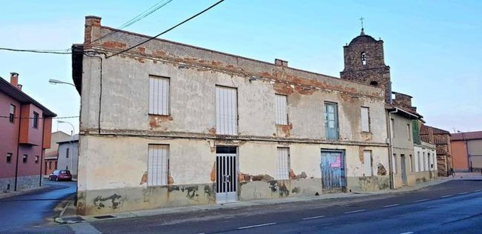 Casa con terreno en venta en San Justo de la Vega, San Justo de la Vega photo 0