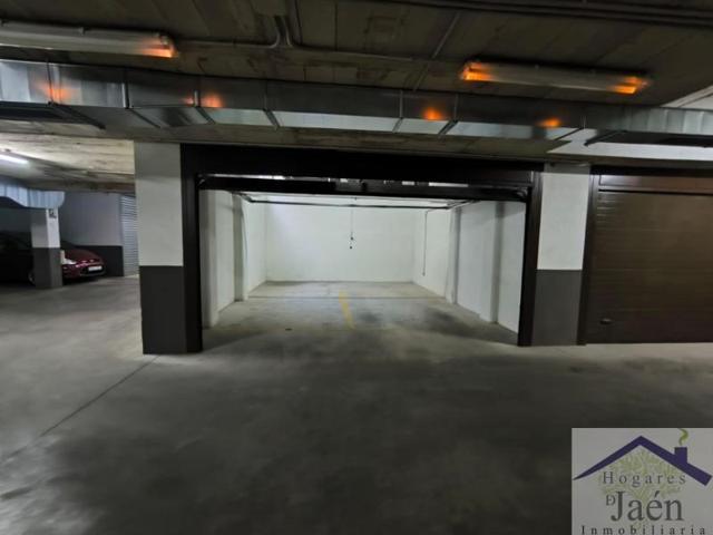 Garaje en venta en Linares, Aurea Galindo photo 0