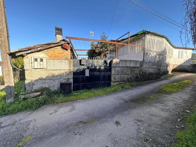 Casa en venta en Barbadás, Toén photo 0