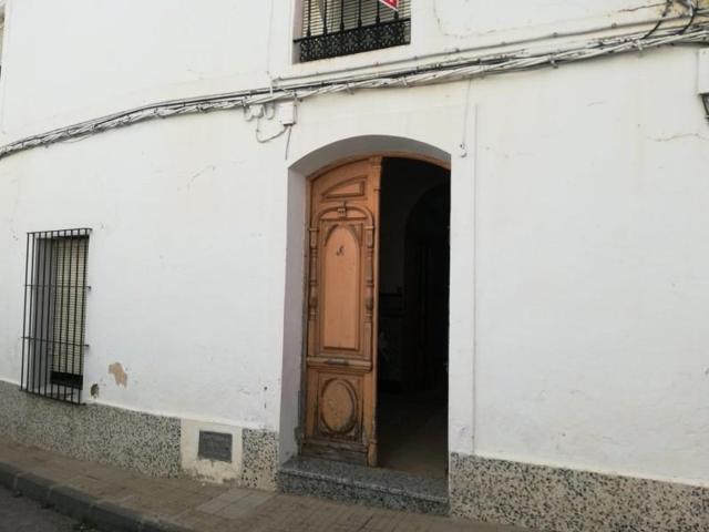 Casas de pueblo en venta en Medina de las Torres, Centro photo 0