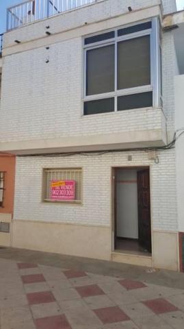 Casa en venta en Morón de la Frontera, Coca la piÑera photo 0