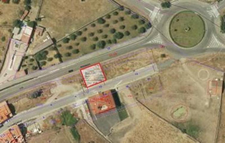 Terreno en venta en Malpartida de Plasencia, Piscina photo 0