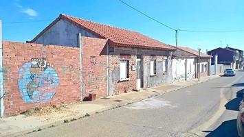 Casa en venta en La Bañeza, Castilla y leon photo 0