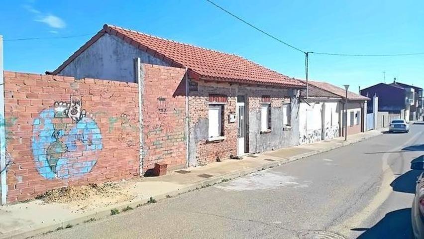 Casa en venta en La Bañeza, Castilla y leon photo 0