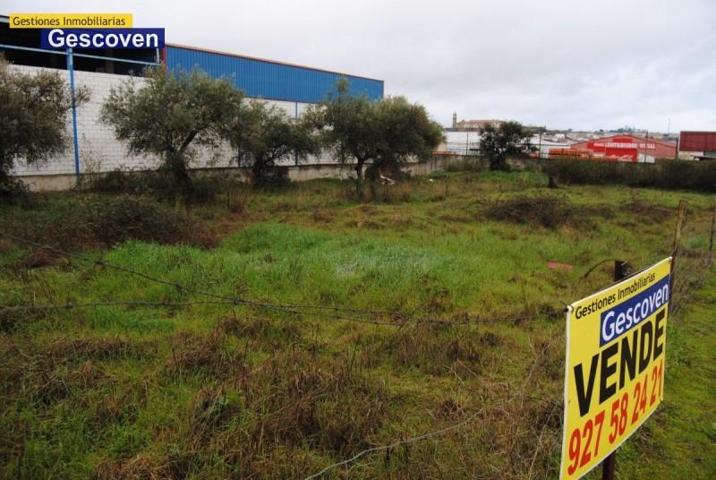 Terreno en venta en Valencia de Alcántara, Polígono industrial photo 0