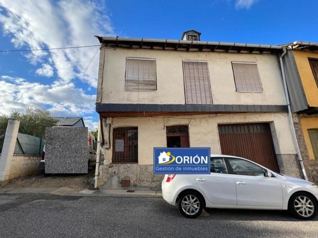 Casa con terreno en venta en Castropodame, Almazcara photo 0