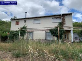 Casa con terreno en venta en Castropodame, Almazcara photo 0