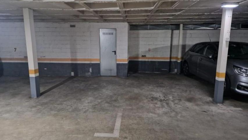 Garaje en venta en León, Centro photo 0