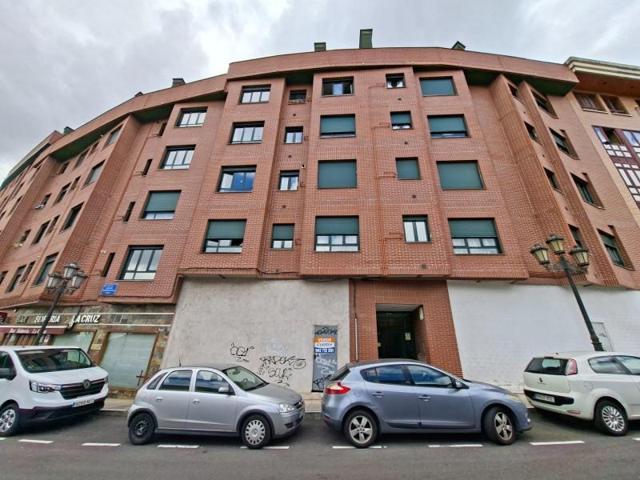 Local comercial en venta en Oviedo, Buenavista photo 0