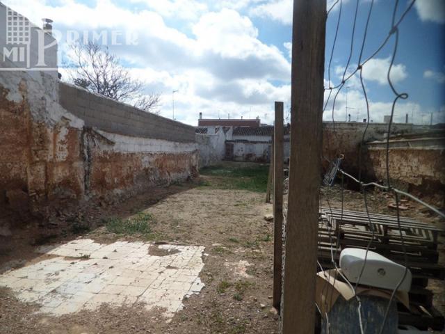 Terreno en venta en Tomelloso, Avda. juan carlos i photo 0